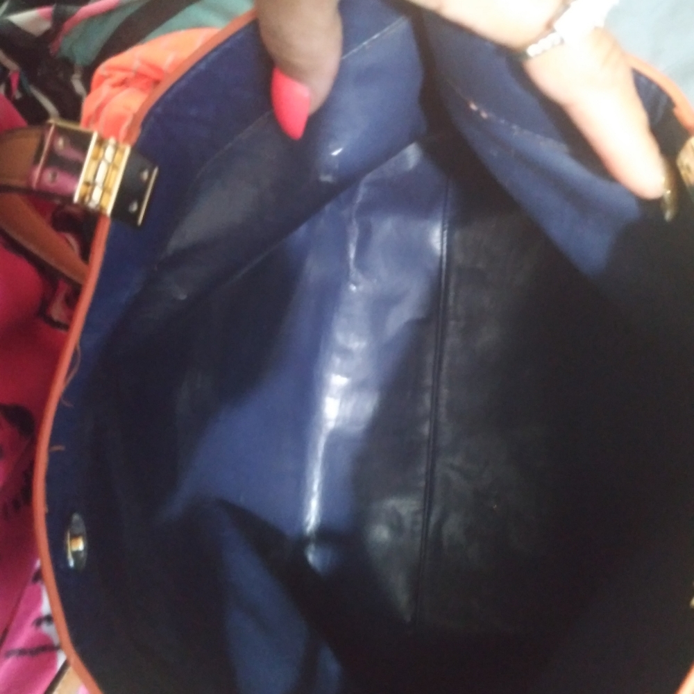 Purse - Picture 2 of 4